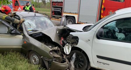 В Кривом Роге после ДТП из искореженного авто деблокировали двух человек (ФОТО)