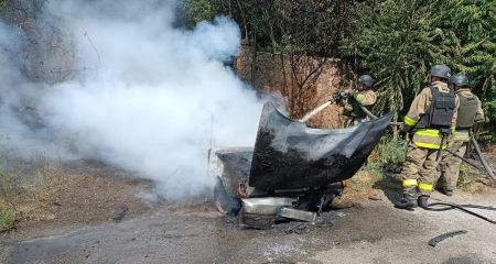 У Нікополі ворожий FPV-дрон влучив у автівку (ФОТО)