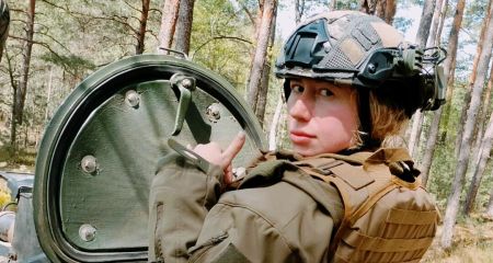 Змінила подіум на окоп: фотомодель з Дніпра залишила кар’єру в Дубаї заради служби у ЗСУ (ФОТО)