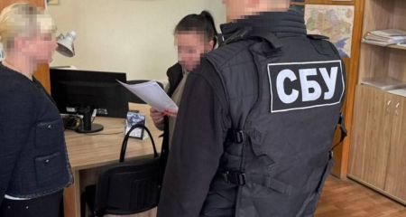 В Днепре женщина за 1000 долларов продавала новую прописку военнообязанным мужчинам (ФОТО)