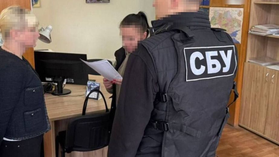 В Днепре женщина за 1000 долларов продавала новую прописку военнообязанным мужчинам (ФОТО)