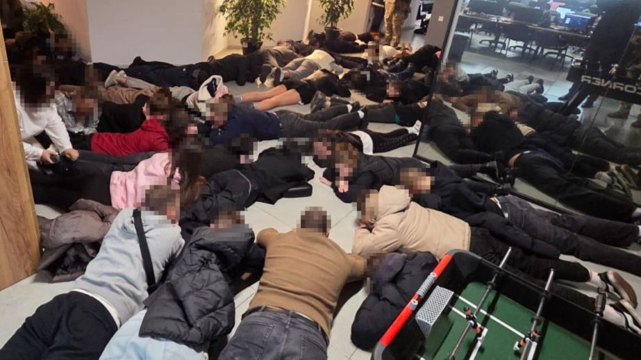 У Дніпрі прикрили діяльність низки шахрайських кол-центрів (ФОТО)