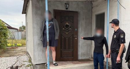 Украл евро и гривны ...