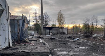 Разрушенные дворы и раненые люди: в полиции показали последствия вражеских атак на Днепропетровщину за сутки (ФОТО)