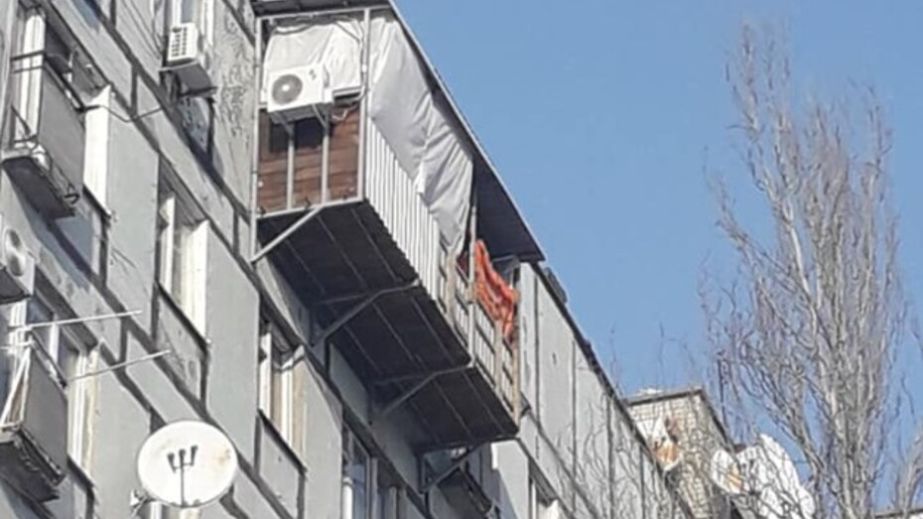 Артдеко відпочиває: у Дніпрі на багатоповерхівці виріс "балкон для олігарха" (ФОТО)