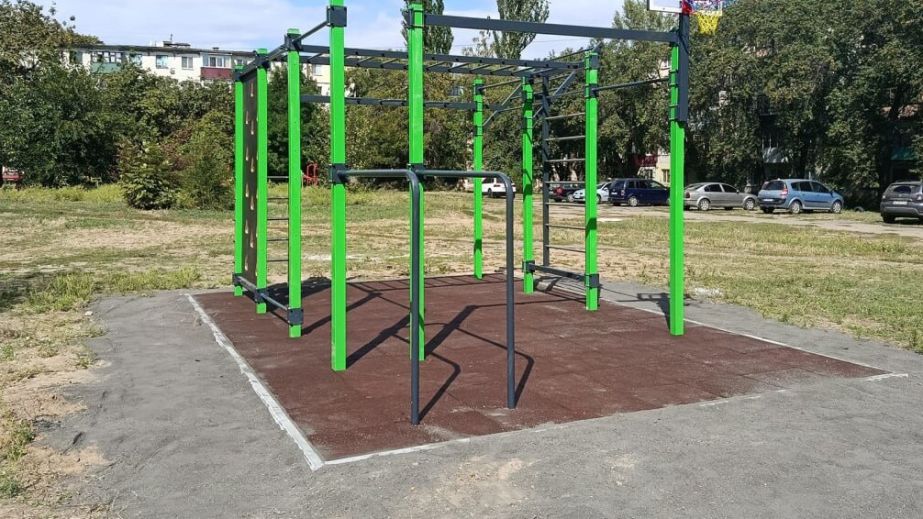 У Кривому Розі невідомі обікрали нещодавно збудований спортивний майданчик (ФОТО)