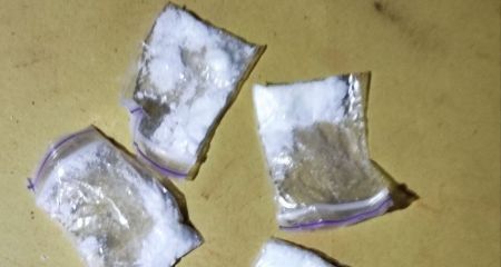 Попались "на горячем": в Днепре 17-летняя девушка и 18-летний парень раскладывали "закладки" (ФОТО)