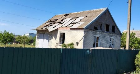 Понівечені будинки та автівки: у поліції показали наслідки ворожих атак на Дніпропетровщину минулої доби (ФОТО)