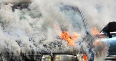 В Кривом Роге суд наказал двух подростков за умышленный поджог автомобиля