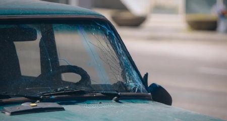 У Дніпрі на Бандери легковик збив чоловіка (ФОТО)