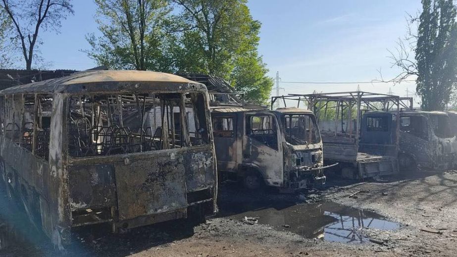 На Дніпропетровщині окупанти атакували базу дорожньої компанії "Автомагістраль-Південь" (ФОТО)