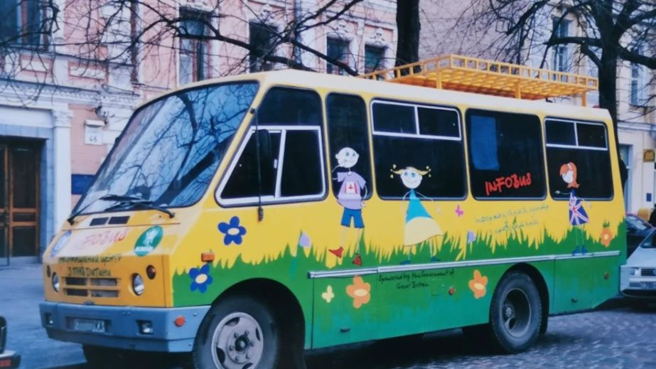Почти музейный экспонат: как доживает свой век редкий автобус выпущенный на Днепропетровщине (ФОТО)