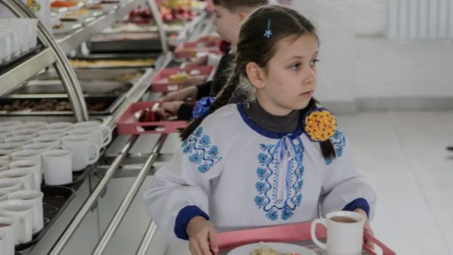 Родители в Днепре пожаловались на питание в пришкольных лагерях: детей кормят неизвестно чем (ФОТО)