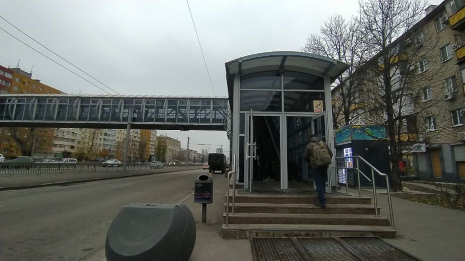 На водіїв і пішоходів чекають обмеження: у Дніпрі стартує масштабний ремонт надземного переходу
