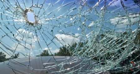 Коли "здали" гальма: у Дніпрі водій Mercedes напав на матір із дітьми (ФОТО, ВІДЕО)
