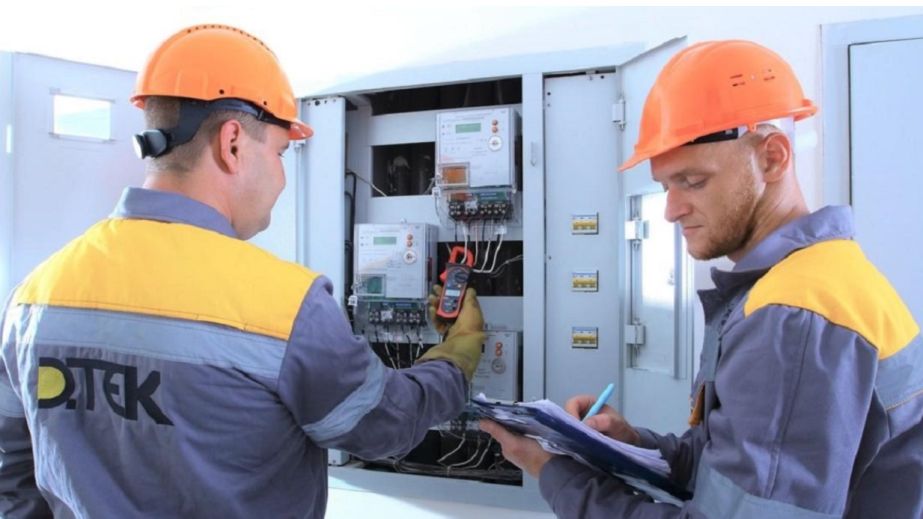 Ходять квартирами під виглядом співробітників ДТЕК: у Дніпрі орудують псевдоенергетики