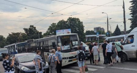 Кавовий цех став епіцентром скандалу: у Кривому Розі пройшов мітинг протесту (ВИДЕО)