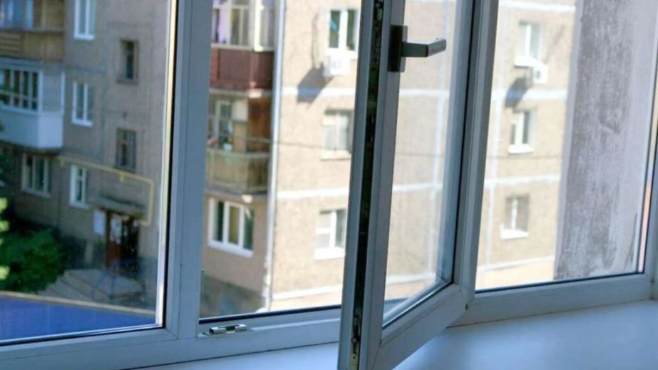 Врятували з того світу: у Павлограді чоловік вижив після падіння з висоти
