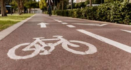 У Дніпрі нанесли розмітку для велосипедистів: де саме та що вона дає (ФОТО)