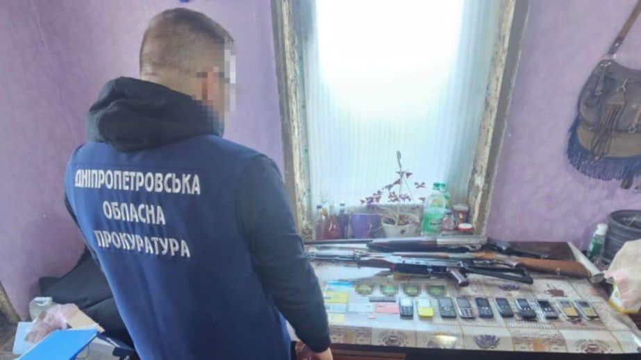 Раскрыли лесную мафию с депутатом и "смотрящим": в Днепре судят "теневых" лесорубов (ФОТО)