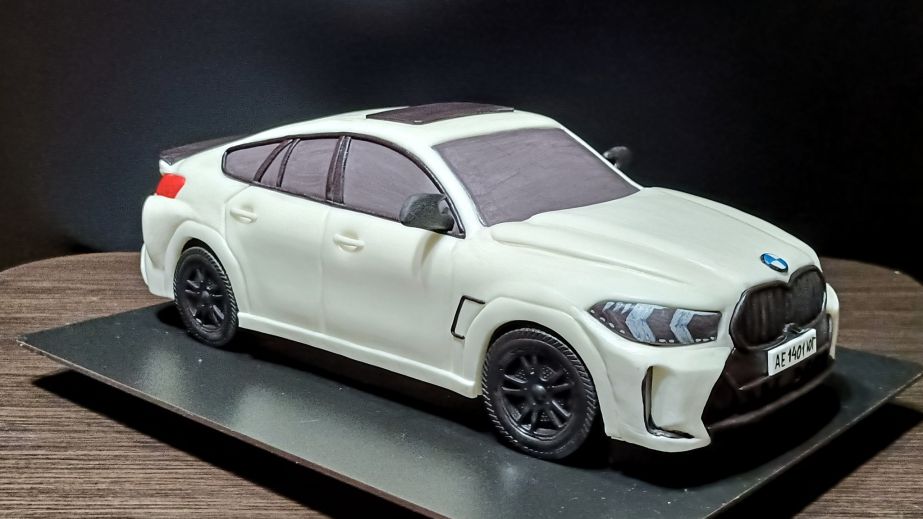 У Дніпрі виготовили солодкий BMW X6 (ФОТО)