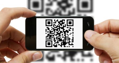 Арт-объекты прямо на стенах: в Днепре художница рисует на домах уникальные картины с QR-кодами (ФОТО)