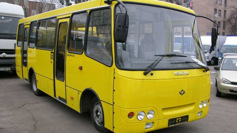Поки мив маршрутку, втратив 4500 грн: у Кривому Розі на автомийці обікрали водія