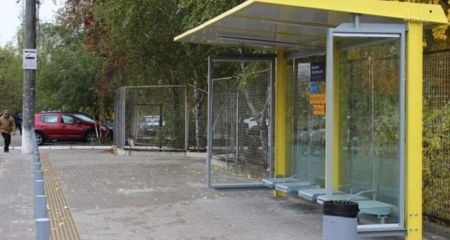 В Терновке подростки сожгли дотла современную остановку (ФОТО)