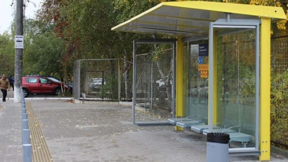 В Терновке подростки сожгли дотла современную остановку (ФОТО)