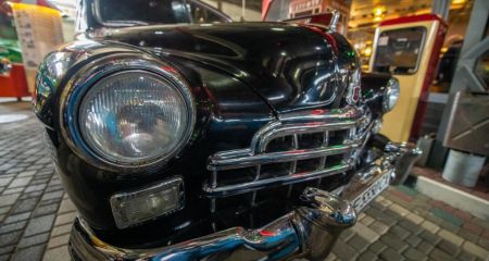Старі авто та сучасні раритети: де у Дніпрі можна побачити рідкісні автомобілі