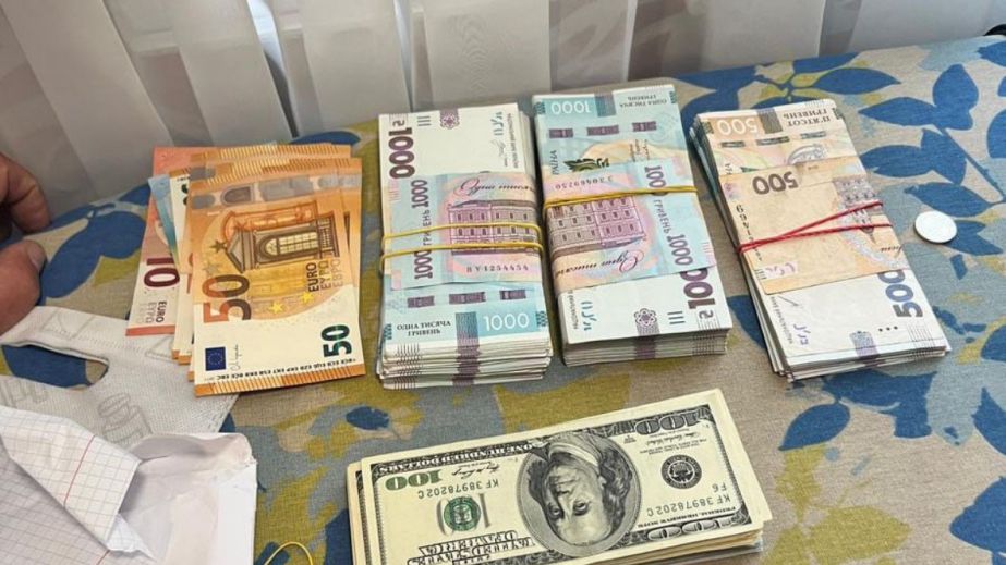 Полтора миллиона "в канализацию": в Днепре раскрыта схема фиктивного ремонта коллекторов (ФОТО)