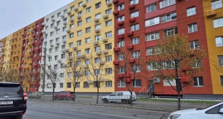Будинок-символ: як на лівому березі Дніпра з'явився "Пентагон" (ФОТО)