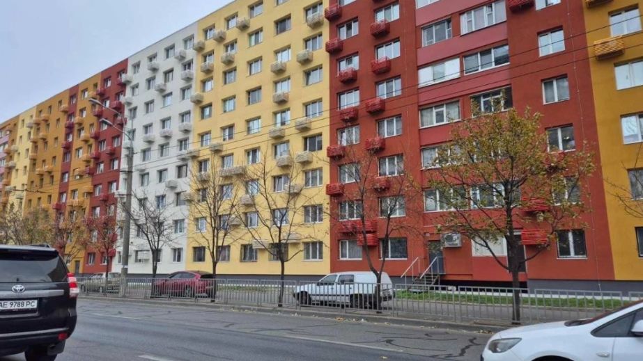 Будинок-символ: як на лівому березі Дніпра з'явився "Пентагон" (ФОТО)