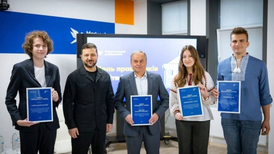 Школярка з Дніпра здобула нагороду Президента України за перемогу на міжнародній олімпіаді (ВІДЕО)