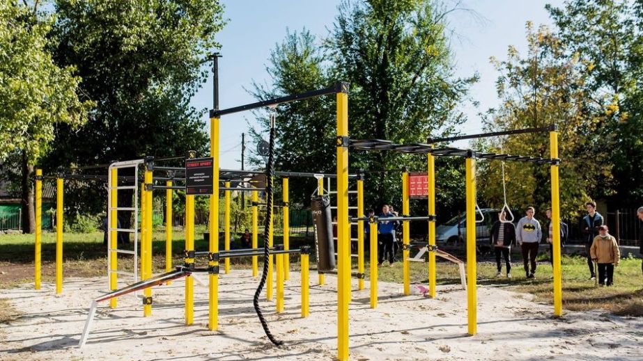 У Дніпрі на ремонт шкільного спортмайданчика планують витратити мільйони