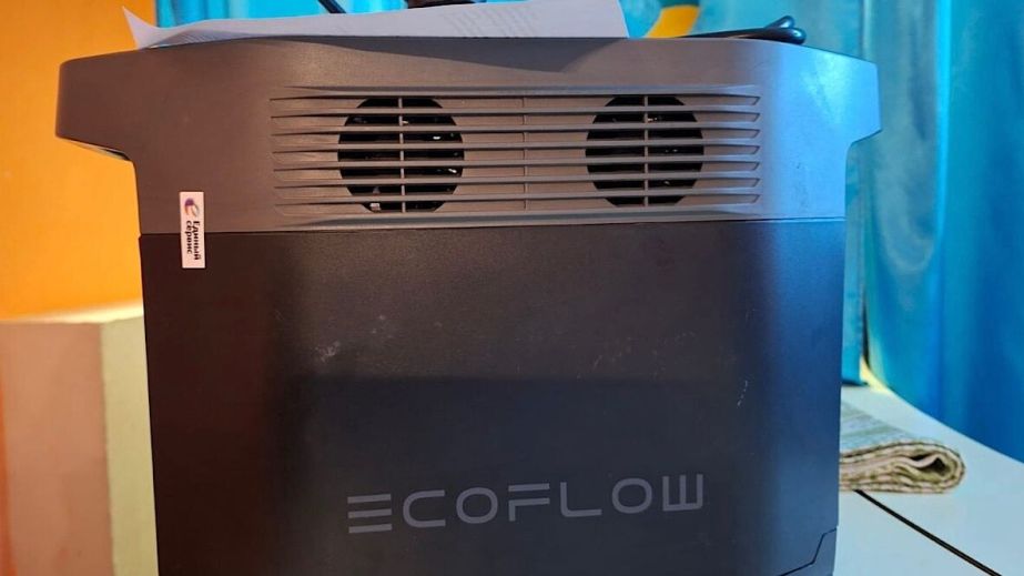 В Днепре мужчина во время конфликта в сервисном центре схватил зарядную станцию и сбежал (ФОТО, ВИДЕО)