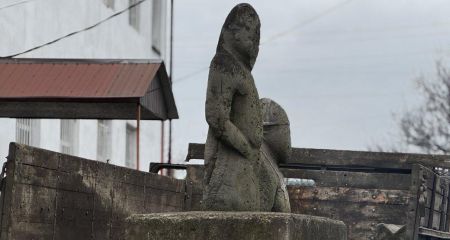 З прифронтового сели...