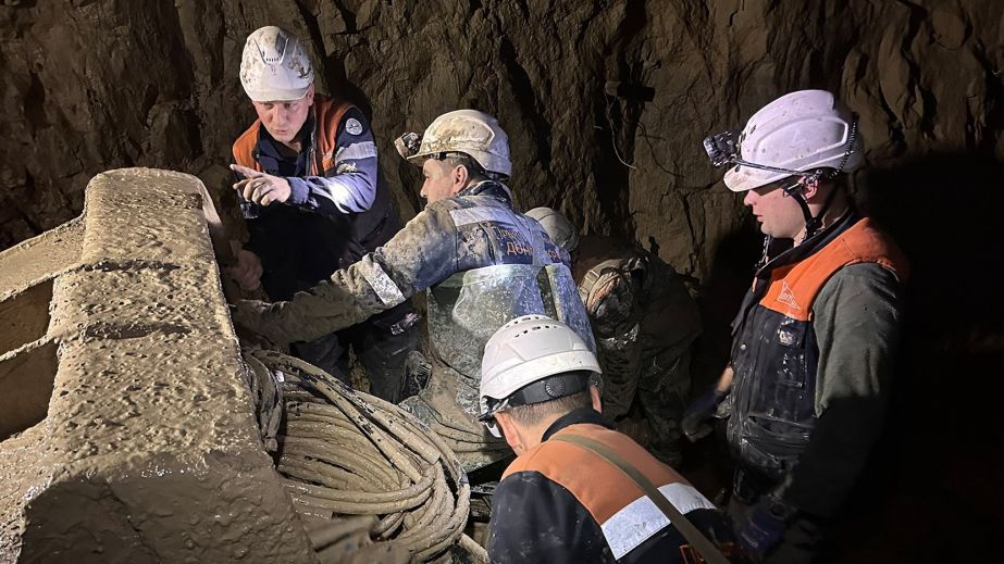 Гибель горняков в шахте на Днепропетровщине: в ГСЧС показали кадры спасательной операции (ФОТО, ВИДЕО)