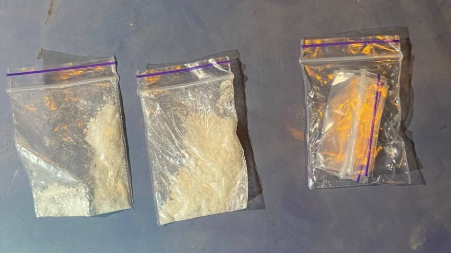 В Днепре мужчина катал женщин на автомобиле без бампера и с наркотиками (ФОТО)