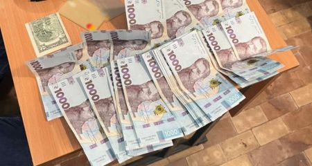 В Кривом Роге работники вуза сдавали экзамены по языку вместо госслужащих (ФОТО)