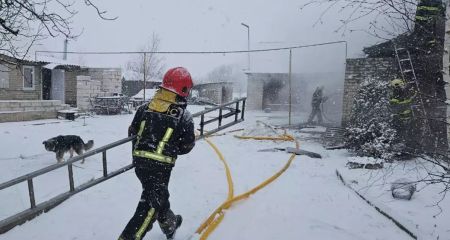 На Дніпропетровщині згоріла частина приватної оселі (ФОТО)