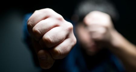 В Никополе местный житель жестоко избил мужчину