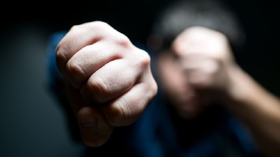 В Никополе местный житель жестоко избил мужчину