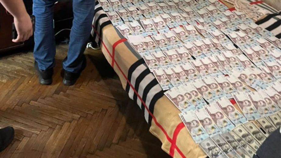 Метадон під виглядом терапії: на Дніпропетровщині за наркобізнес судитимуть експоліцейського та лікарів (ФОТО)