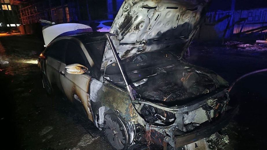 У Дніпрі чоловік через ревнощі підпалив автомобіль (ФОТО)
