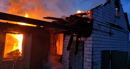 Ночью россияне атаковали Никопольщину: вспыхнули пожары (ФОТО)