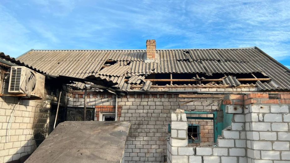 Вночі росіяни близько 10 разів атакували три райони Дніпропетровщини: пошкоджені інфраструктура та будинки (ФОТО)