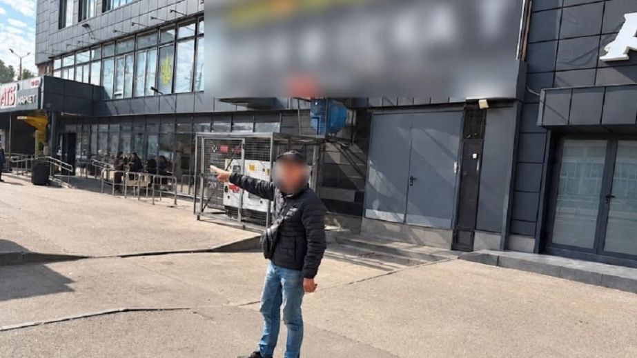 У Дніпрі чоловік вкрав з магащзину електроінструменти, драбини та швейну машинку
