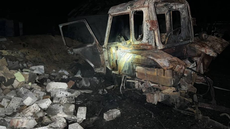 Нічні удари по Дніпропетровщині: поранено людину, пошкоджено гуртожиток, будинки та інфраструктуру