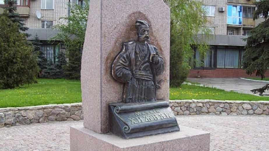 В Павлограде демонтируют памятник Матвею Хижняку, потому что он оказался непричастен к основанию города